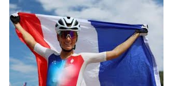 Pauline Ferrand-Prévot a remporté la médaille d'or dans l'épreuve féminine de XC